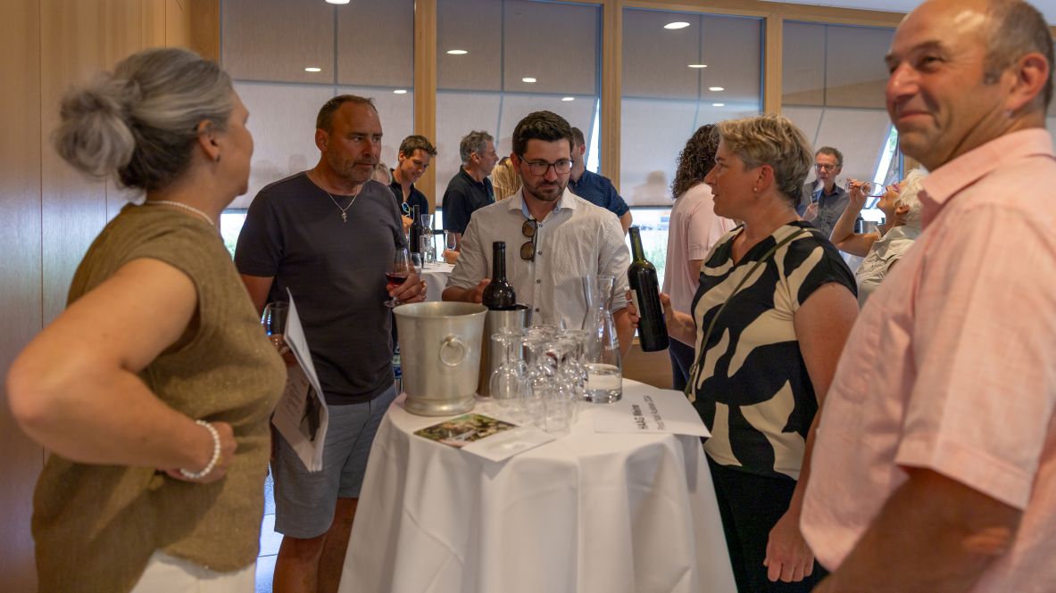 Am Apéro wird fachgesimpelt