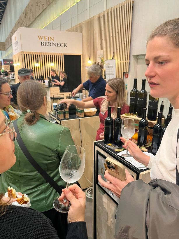 Rahel am RegioHerz-Stand am Freitag