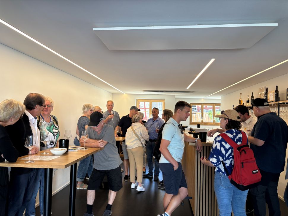 In der Vinothek... In der Vinothek...