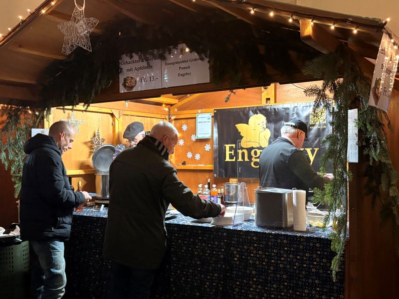 feinster Glühwein und Gehacktes & Hörnli