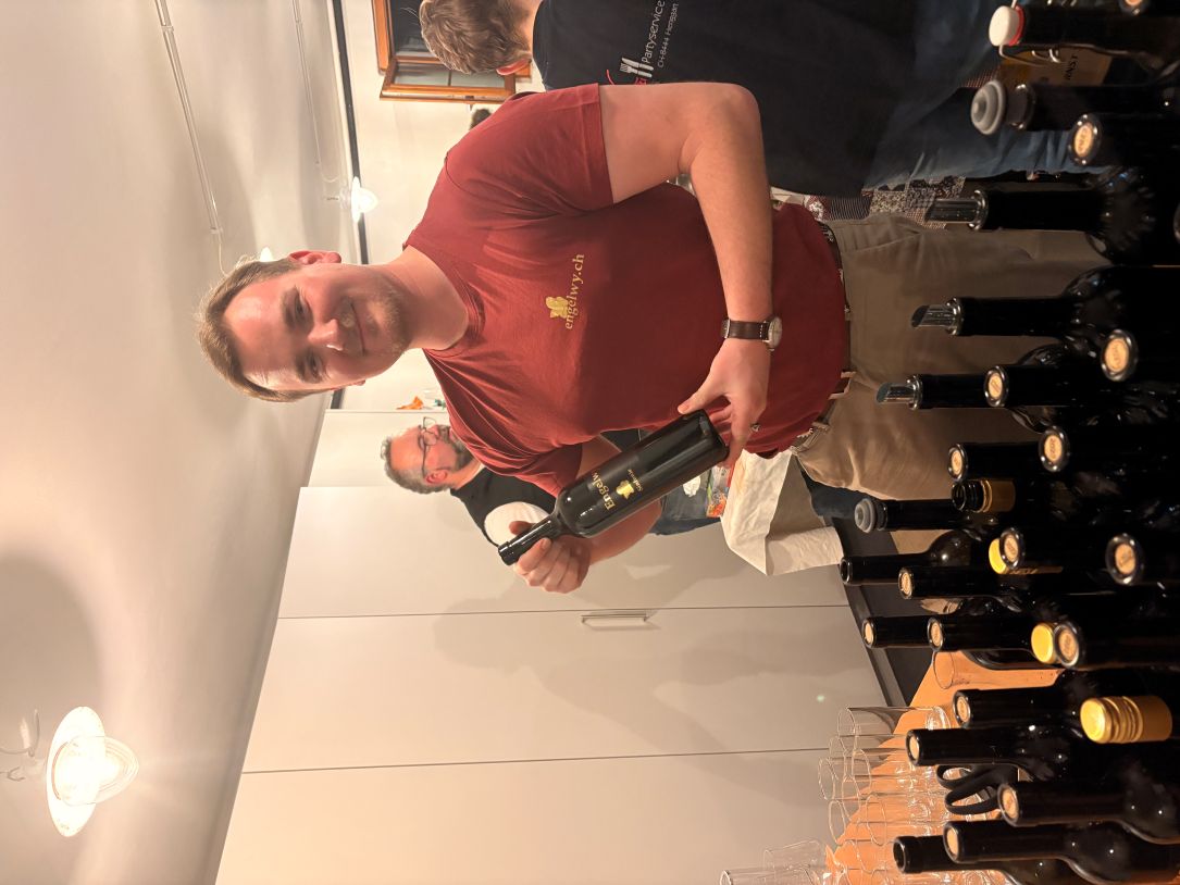 Oliver hat das Buffet im Griff